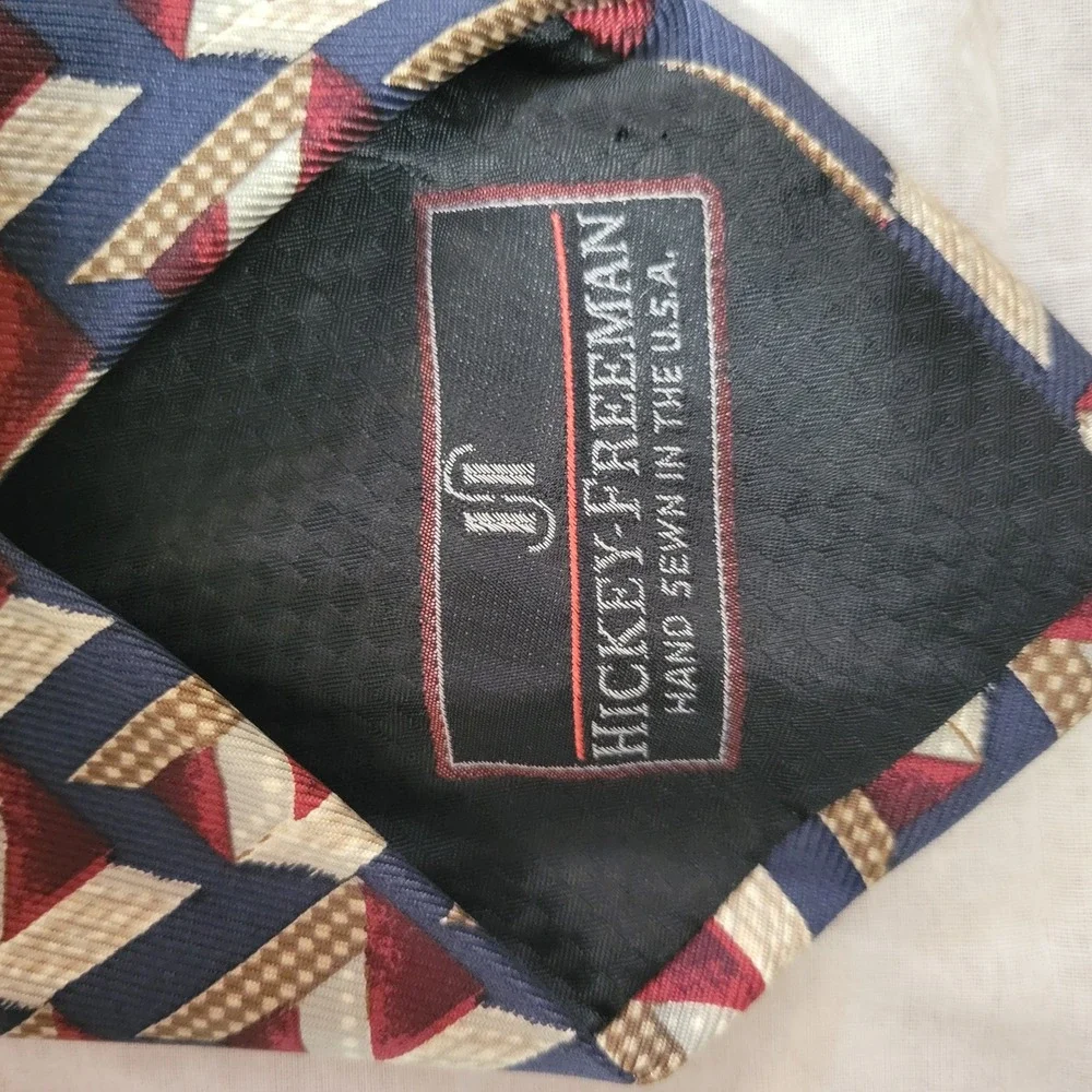 Hickey Freeman Mens Silk Tie Geometric Abstract Navy Burgundy Red Hand Sewn USA